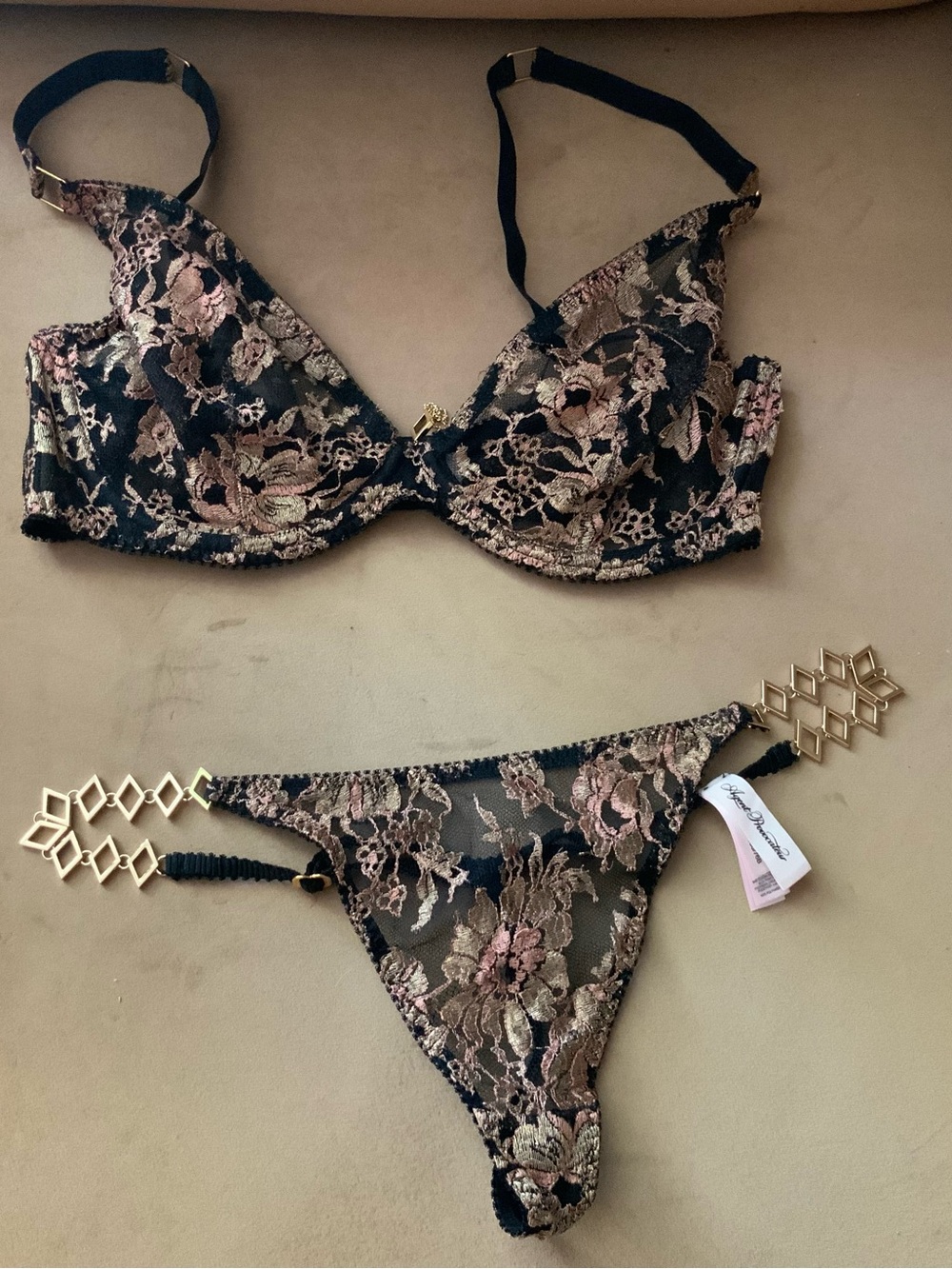 Agent provocateur lace  2pc bra set sz 36d